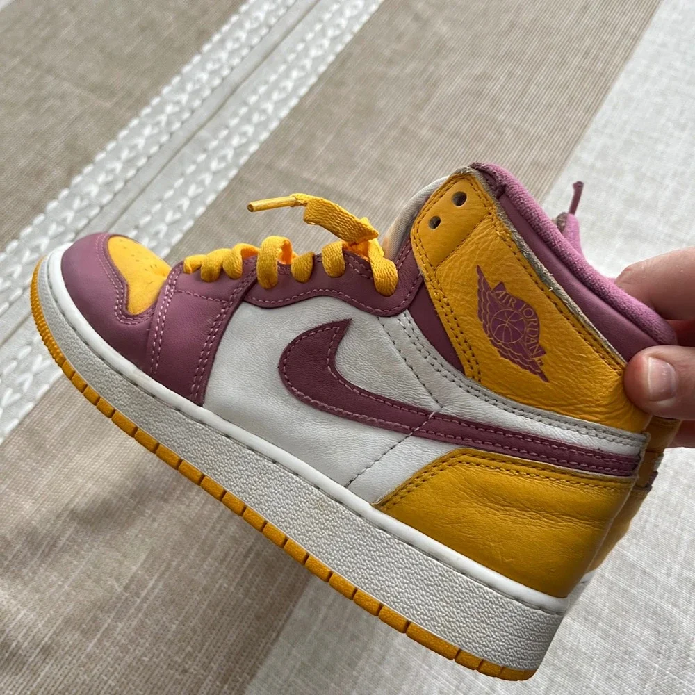 Nike‎ Air Jordan 1 High Kids Yellow Purple White Sneakers Youth